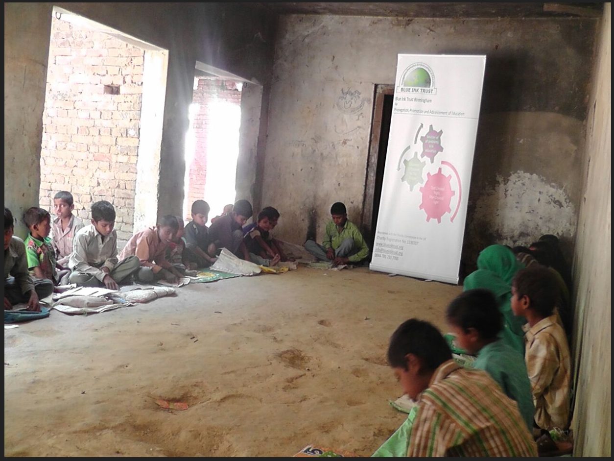 Children learning with Zaitoon in Siddharth Nagar