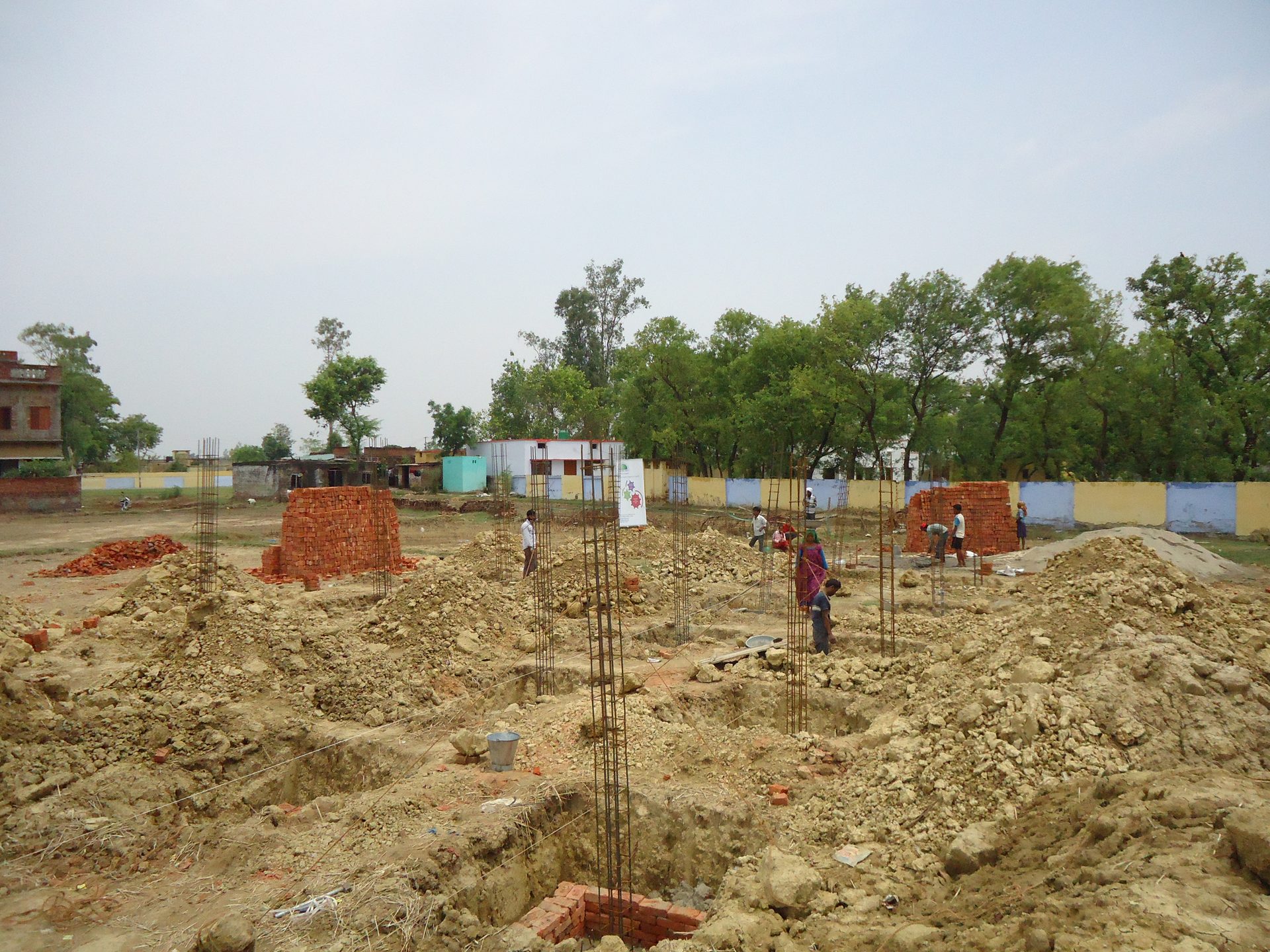 Children learning with Zaitoon in Siddharth Nagar